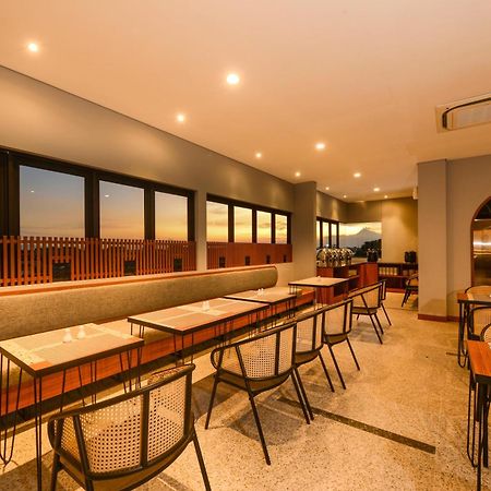 Nata Azana Hotel Solo מראה חיצוני תמונה
